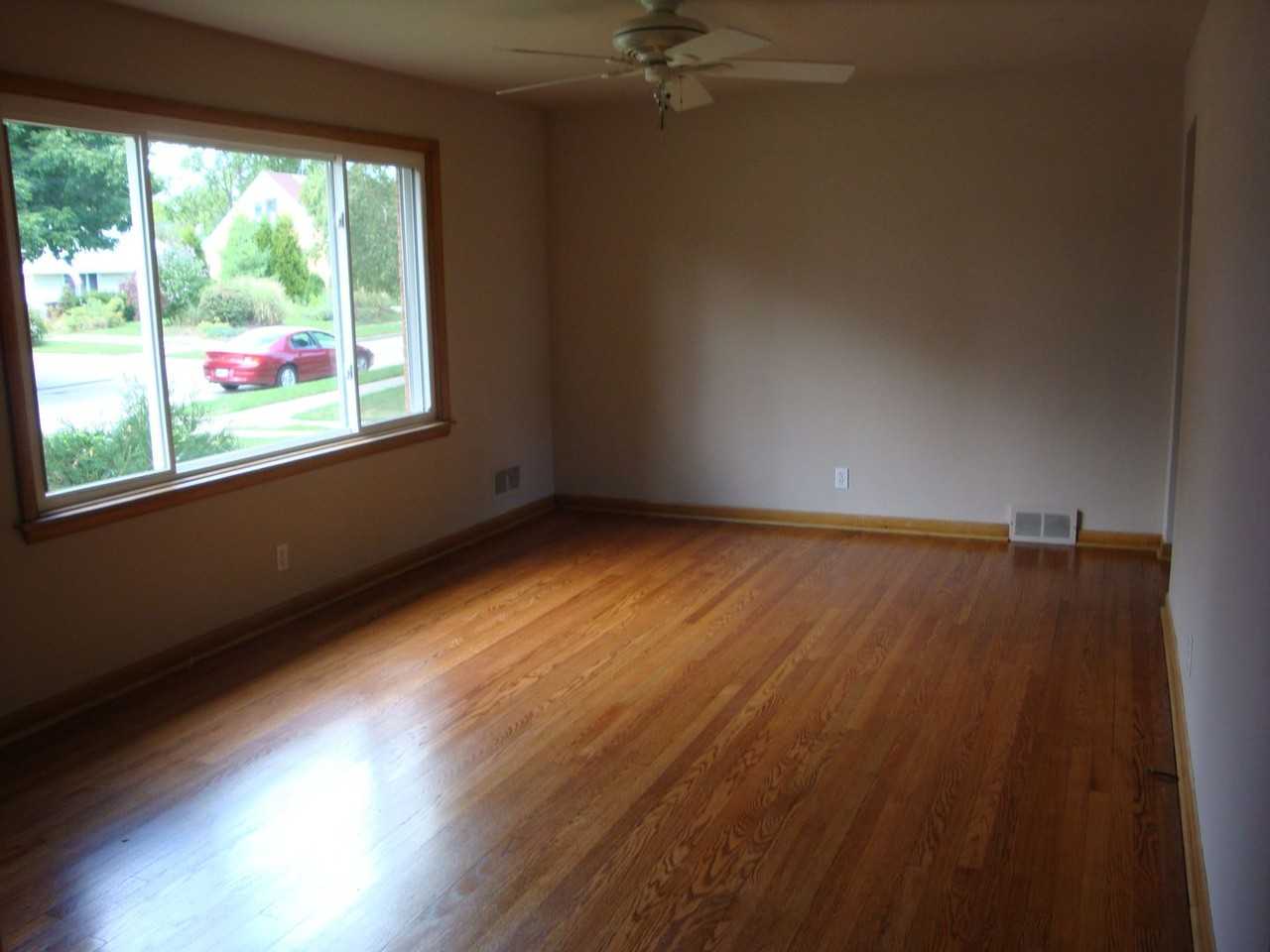 5627 41st Ave - Photo 7 of 21