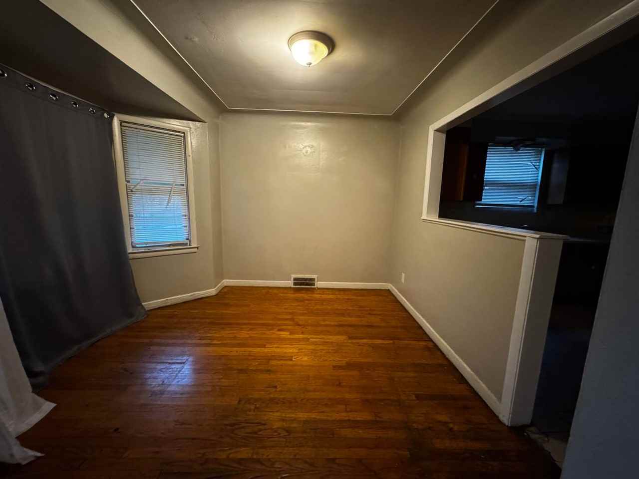 15503 Edmore Dr - Photo 4 of 16