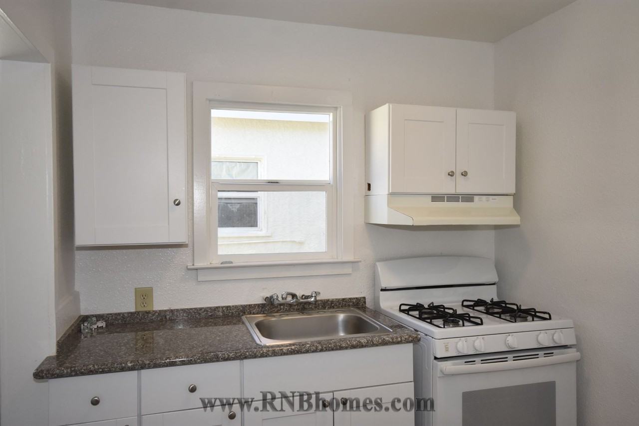 751 5th St - Photo 6 of 10