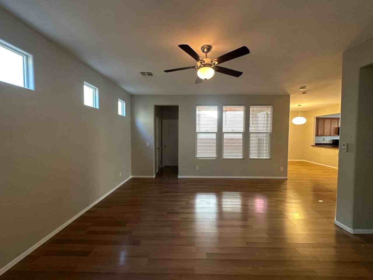 10573 Danielson Ave - Photo 7 of 29