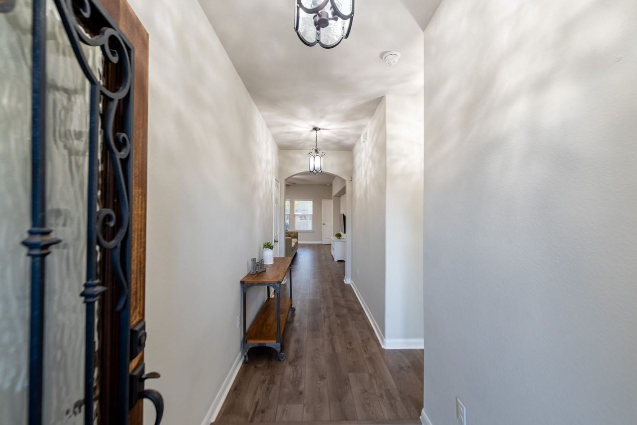 328 Langely - Photo 4 of 45