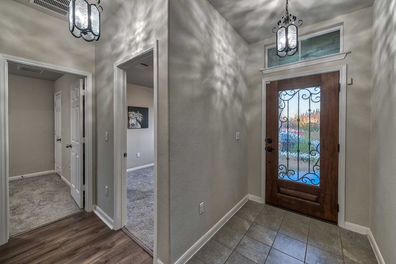 328 Langely - Photo 5 of 45