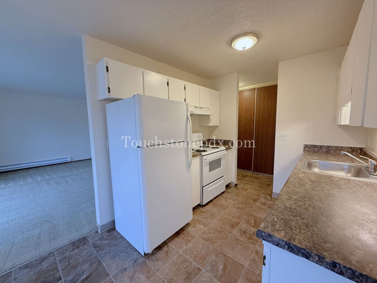 5808 Se Milwaukie Ave #6 - Photo 3 of 21