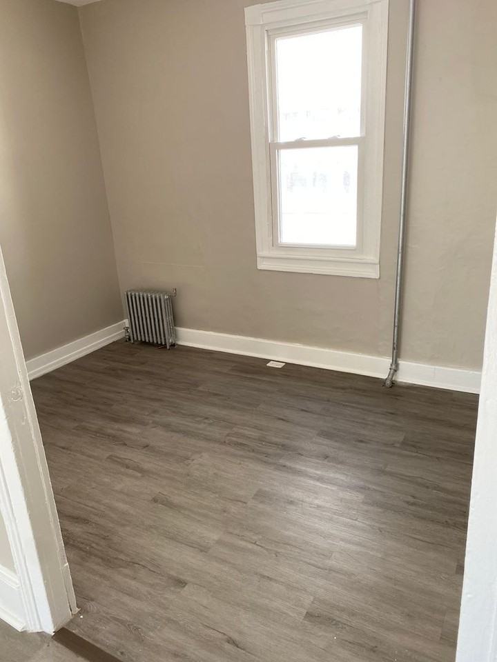 150 Dundaff St - Photo 4 of 13