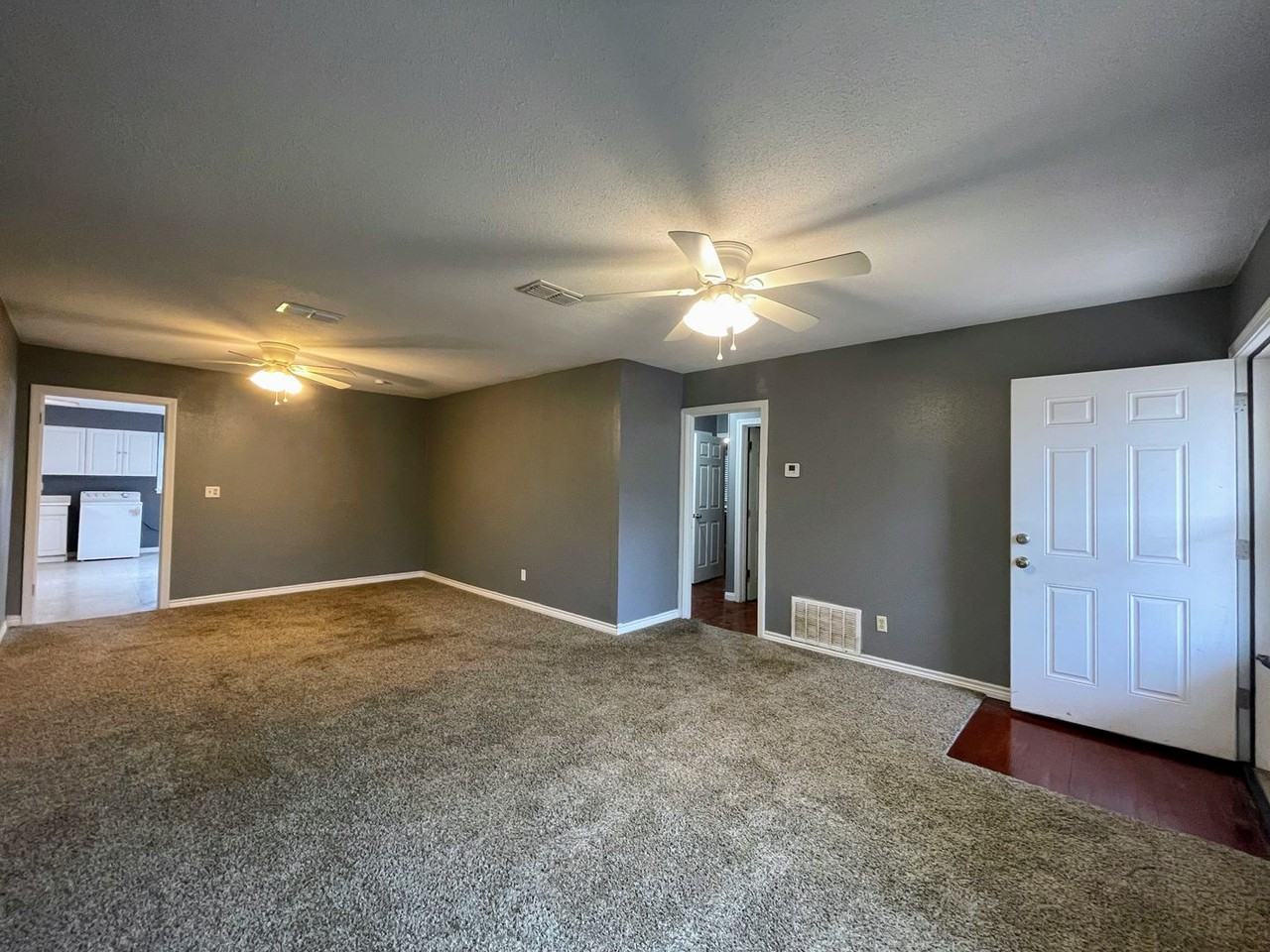 3710 Avenue V - Photo 5 of 25