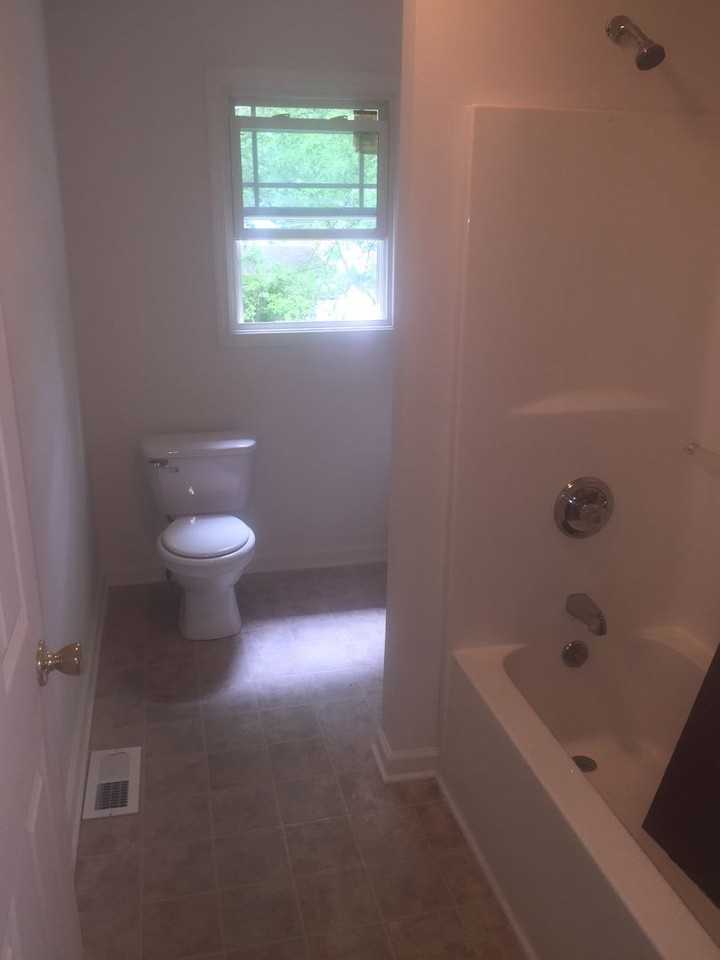 519 W 9th St - Photo 7 of 7
