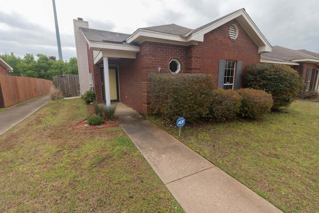 8357 Grand Oak Ct - Photo 2 of 27