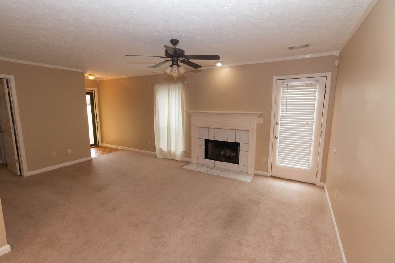 8357 Grand Oak Ct - Photo 6 of 27
