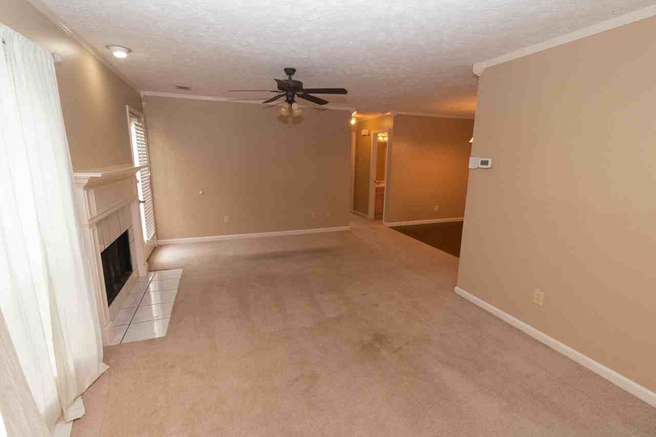 8357 Grand Oak Ct - Photo 7 of 27