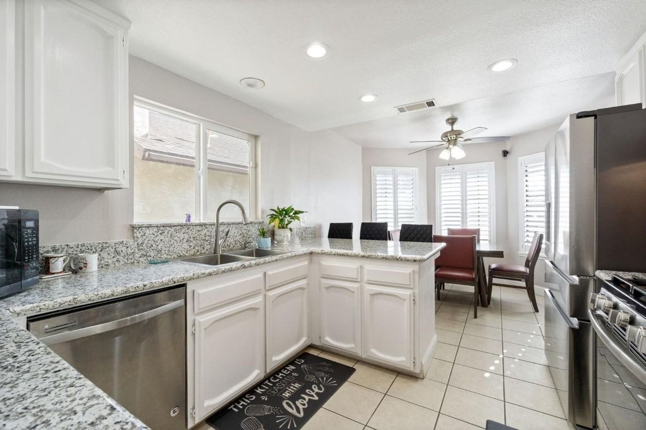 1050 E Fallbrook Ave - Photo 7 of 22