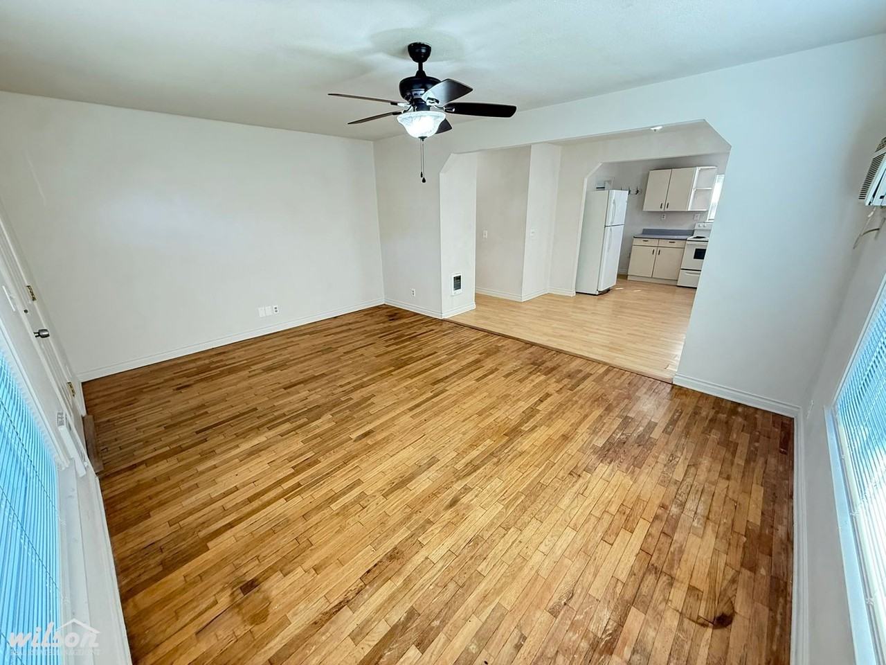 1005 S 33rd Ave - Photo 3 of 15