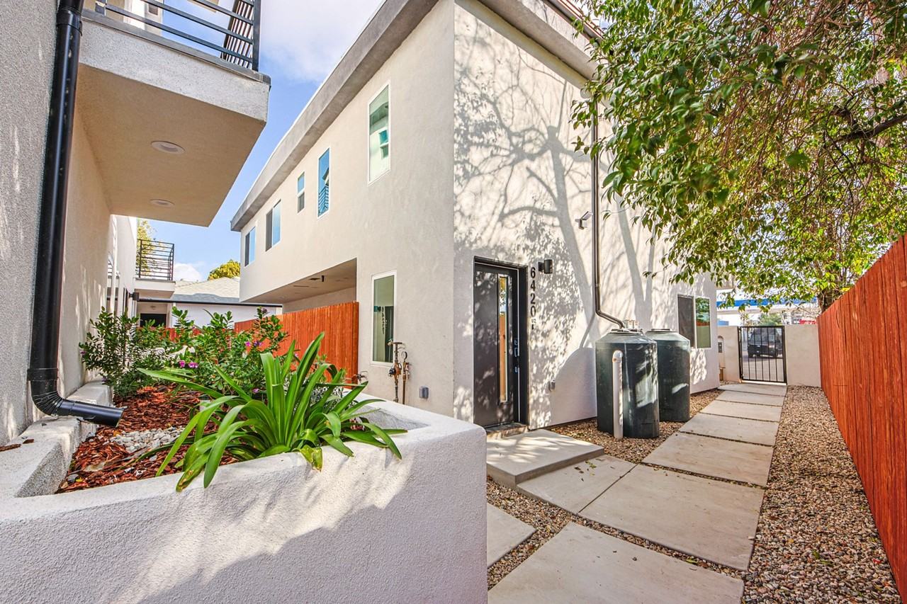 Luxury 3 & 4 Bed Townhomes a Short Walk to Topanga Village! - Photo 5 of 50