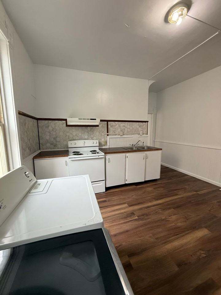 227-229 227-229 S Washingon - Photo 5 of 26