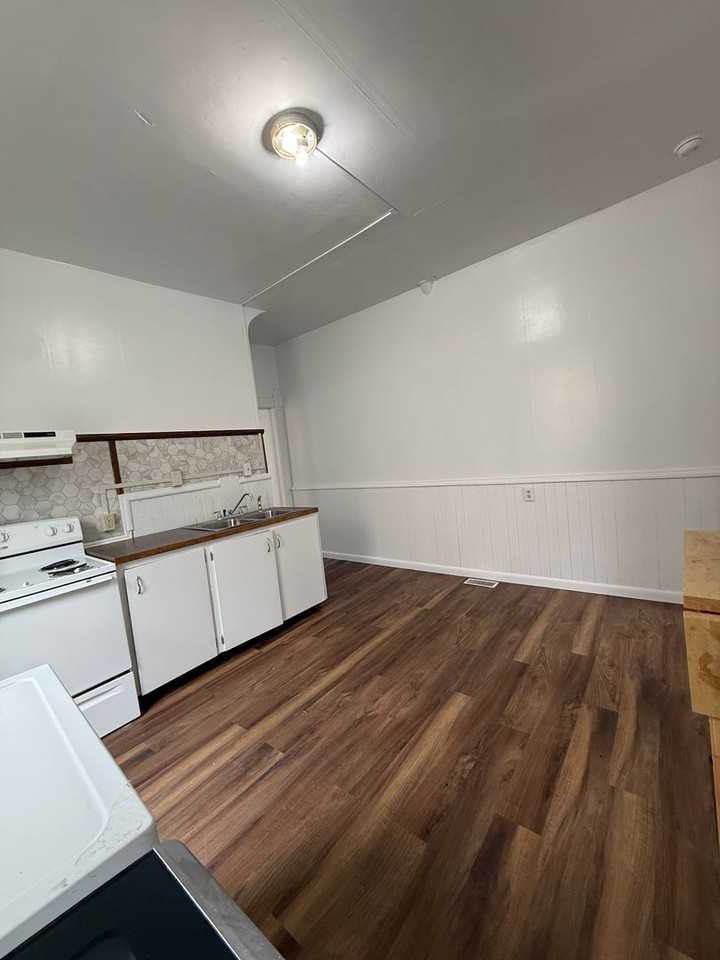 227-229 227-229 S Washingon - Photo 6 of 26