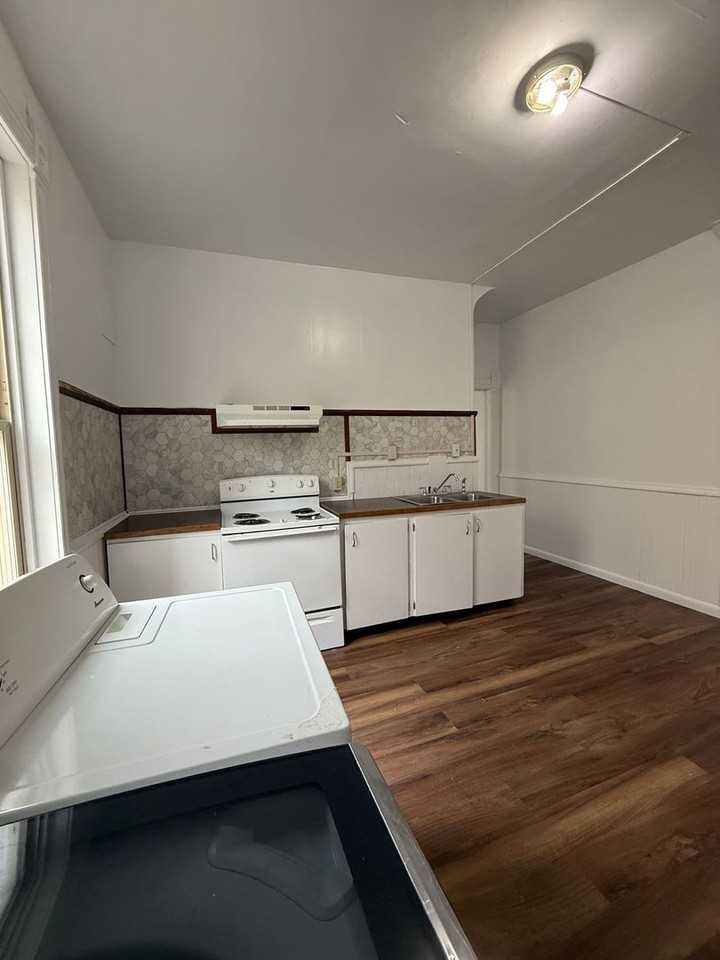 227-229 227-229 S Washingon - Photo 7 of 26