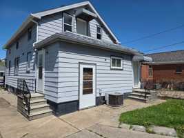 featured image of 3027 Fortune Ave