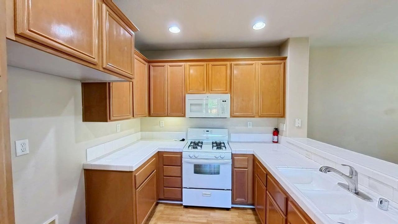 1800 E Lakeshore Dr - Photo 5 of 21