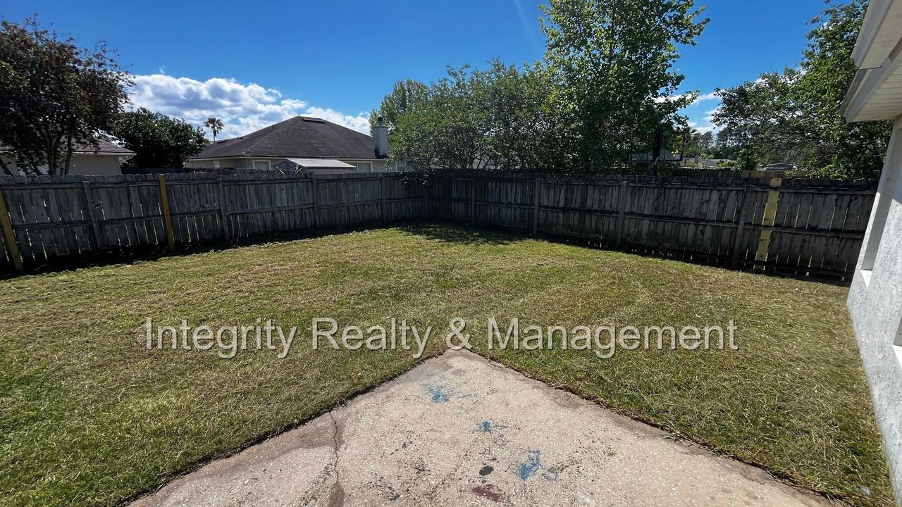 1809 Dartmouth Dr - Photo 3 of 19