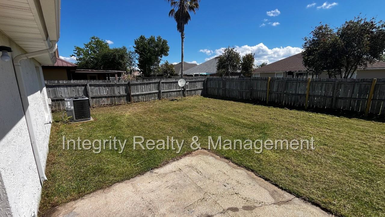 1809 Dartmouth Dr - Photo 4 of 19