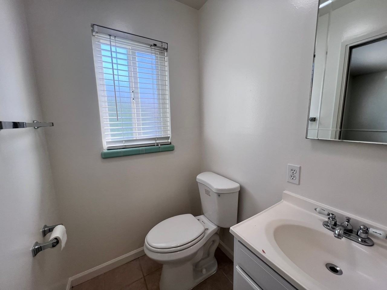 37565 2nd St - Photo 6 of 50
