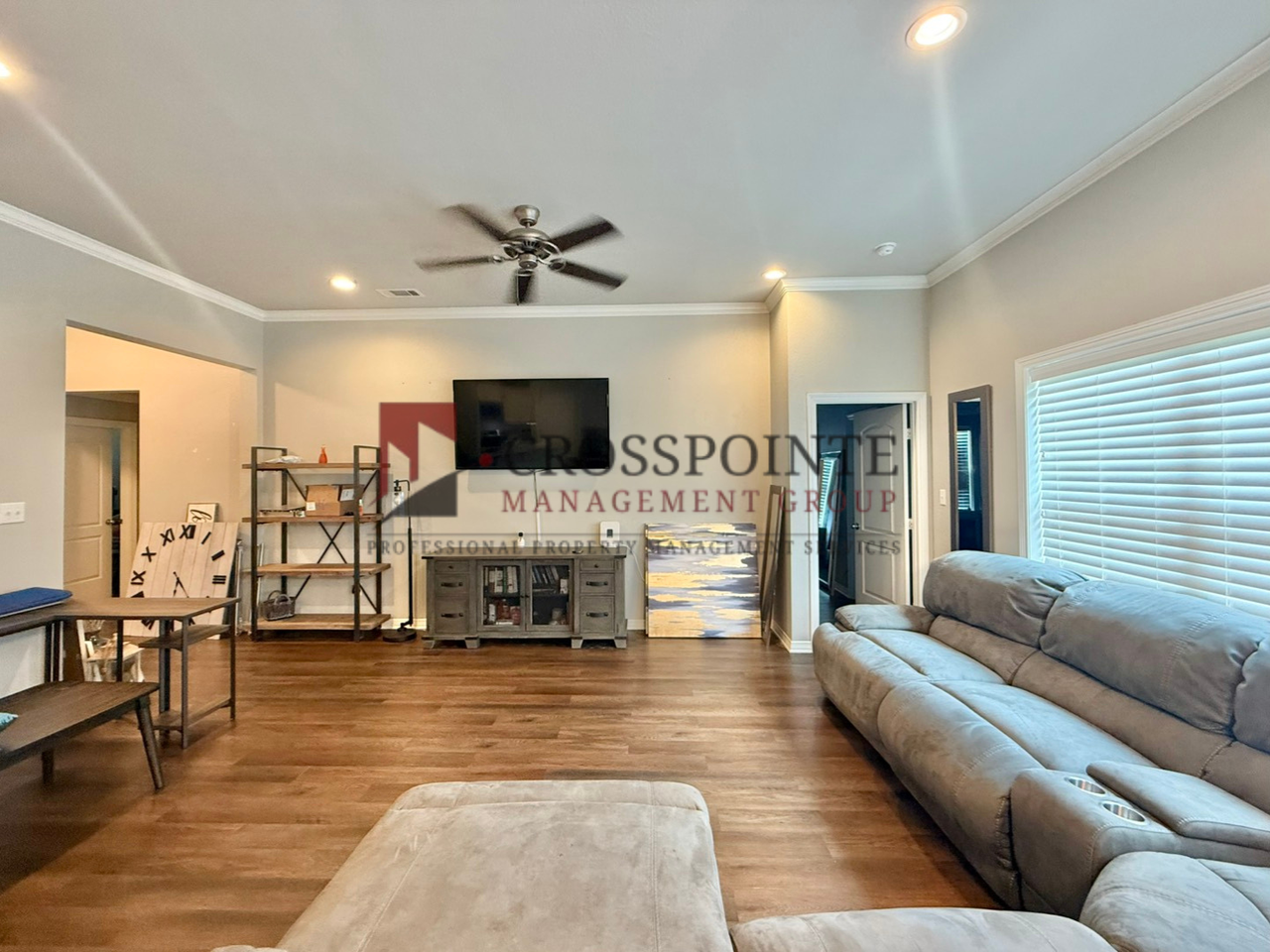 5748 Le Harve Dr - Photo 5 of 20