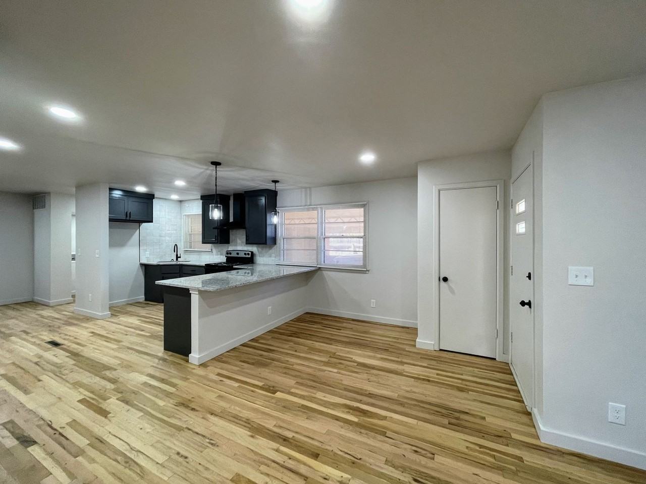 803 N 18th St - Photo 6 of 21