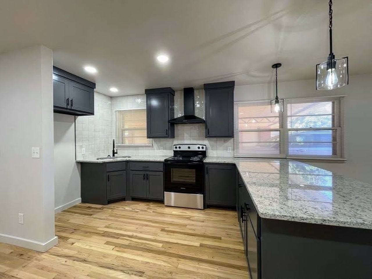 803 N 18th St - Photo 7 of 21