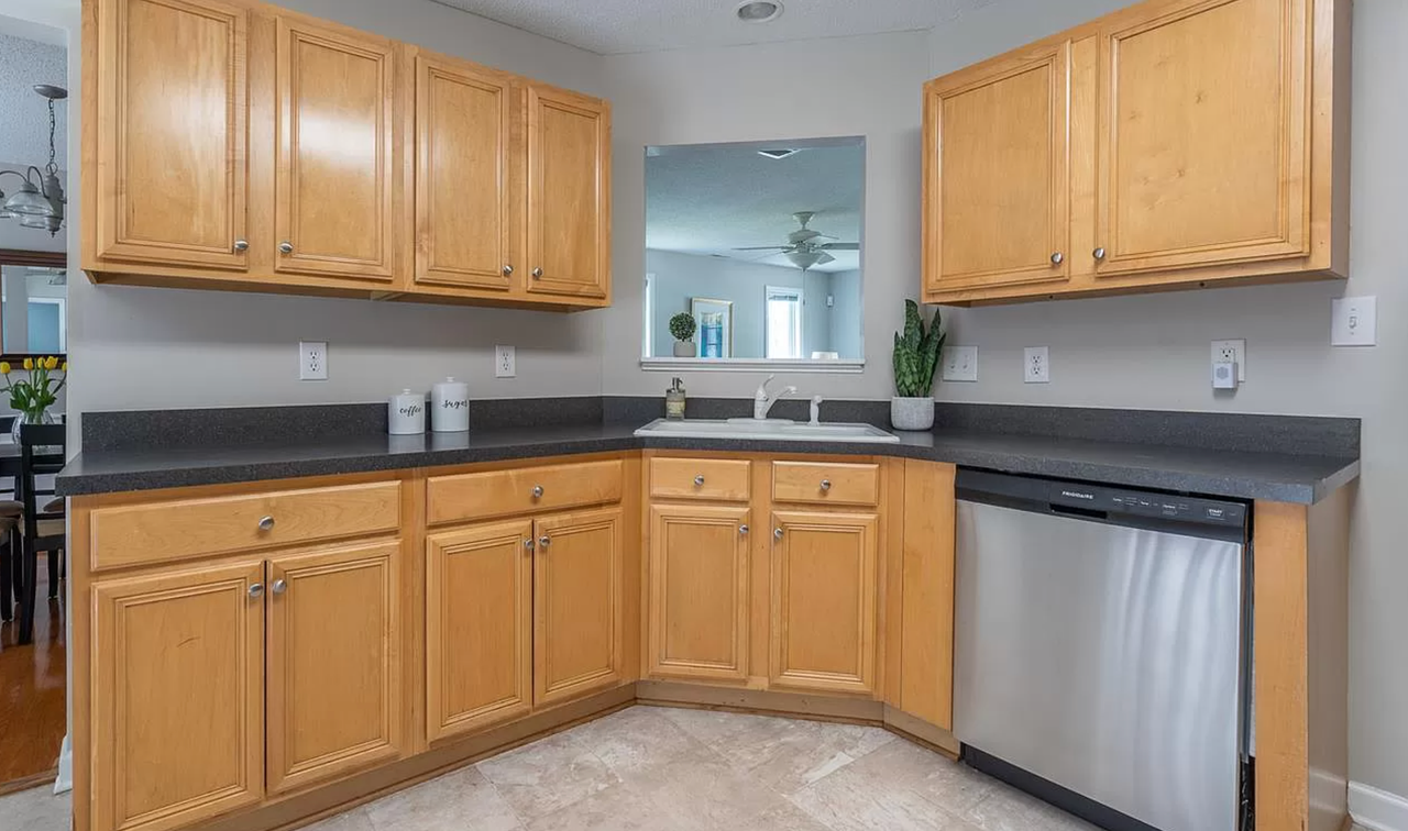 6 Homestead Ct - Photo 3 of 18