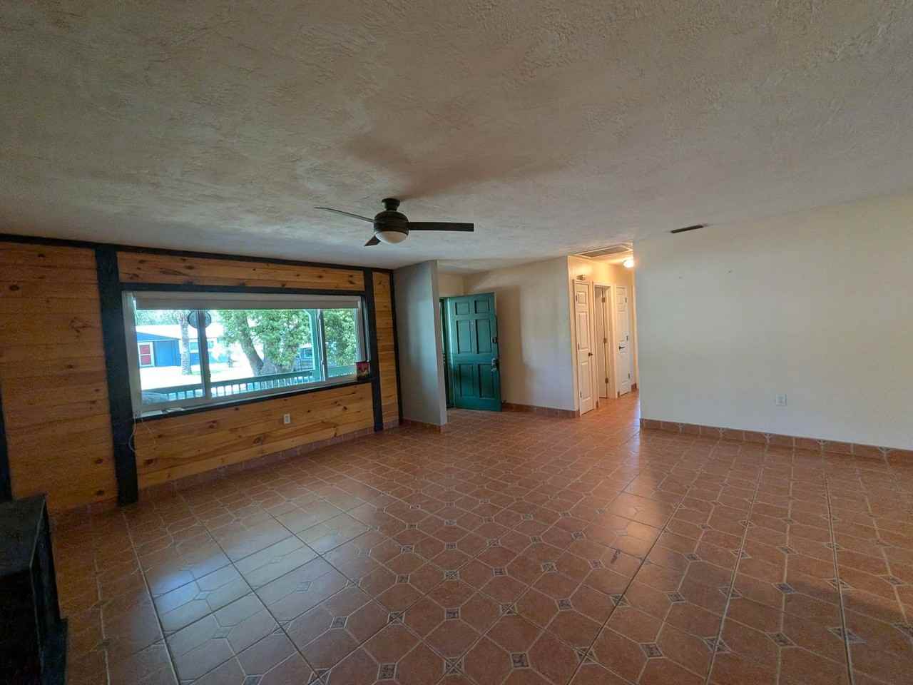 63 S Desoto St - Photo 3 of 22