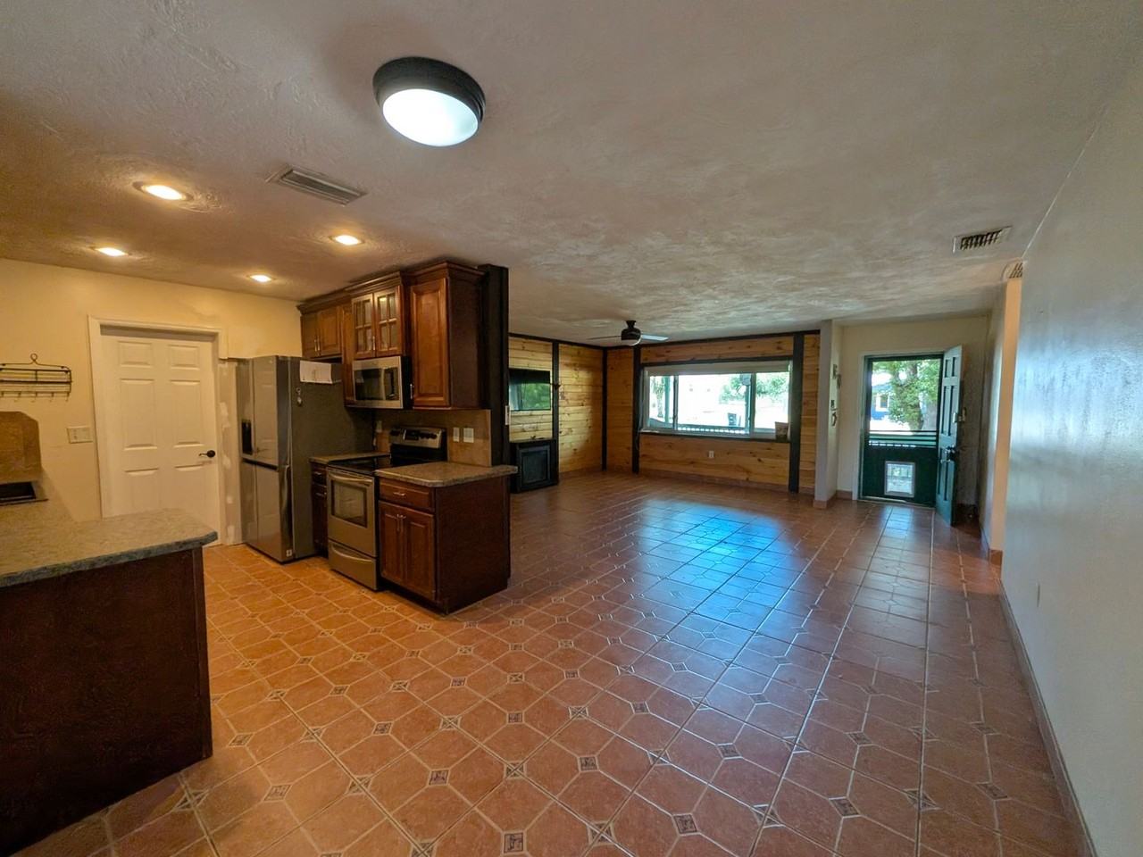 63 S Desoto St - Photo 5 of 22