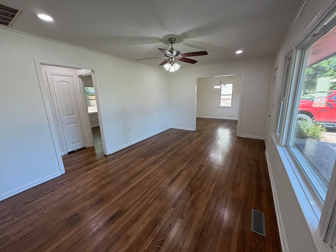 1213 W Warren St - Photo 3 of 24