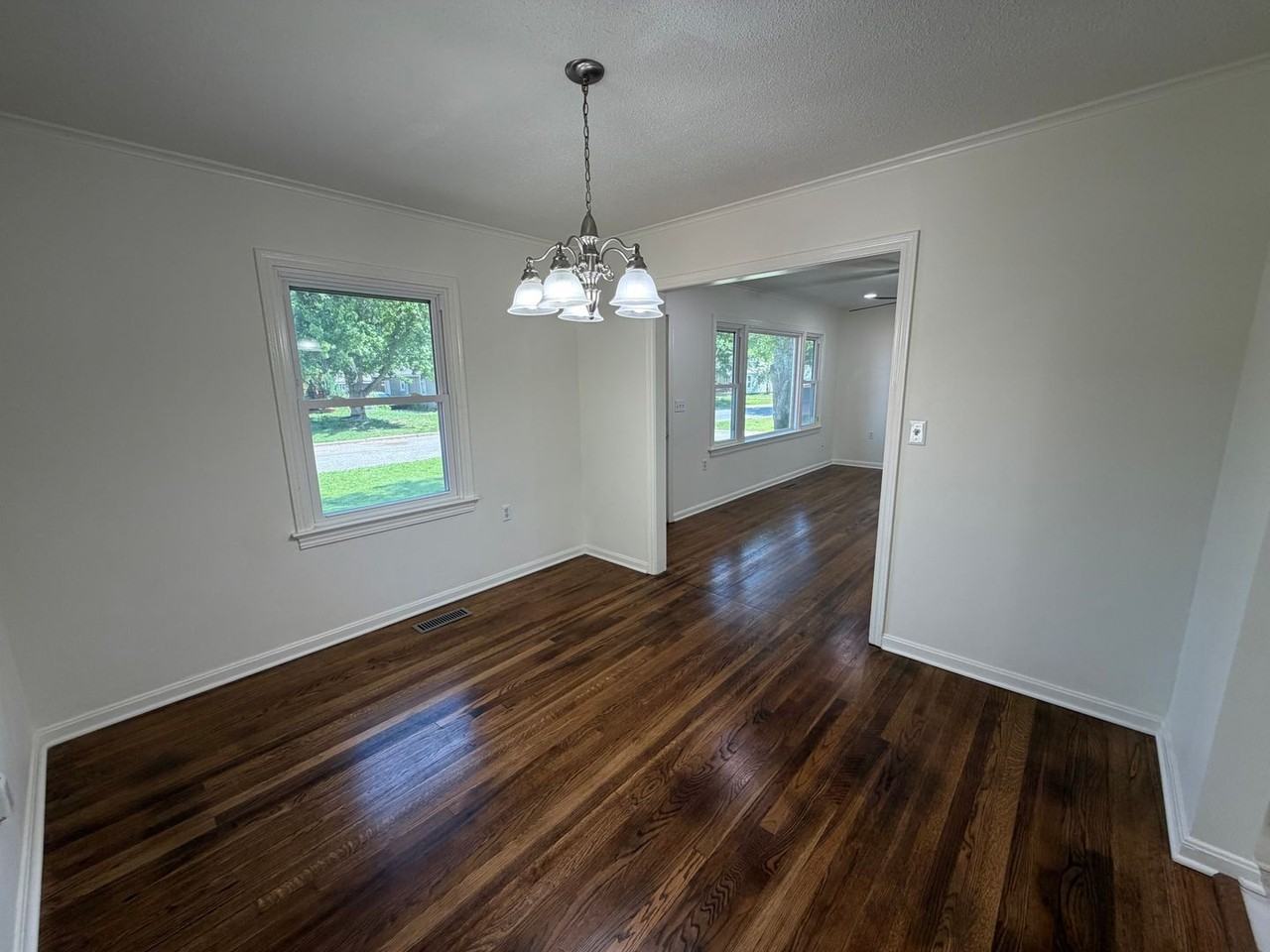 1213 W Warren St - Photo 5 of 24