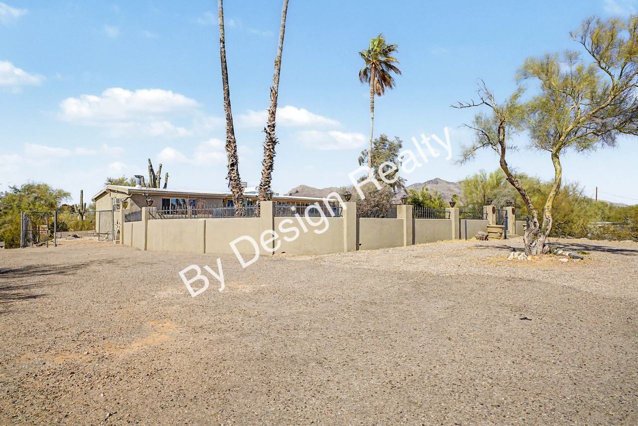 1244 W Las Lomitas Rd