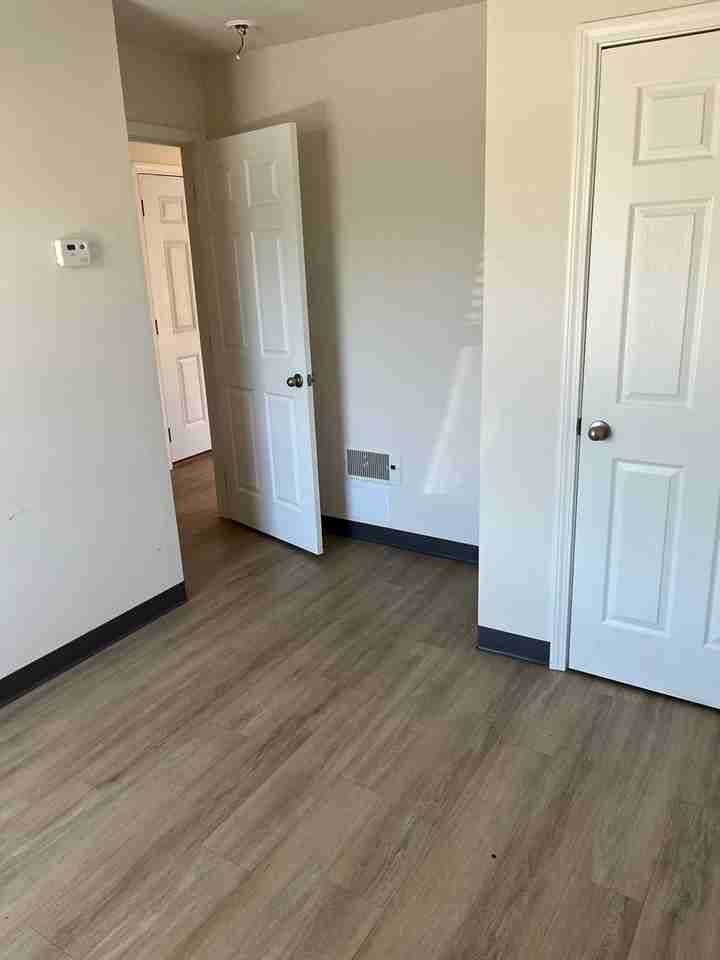 Walnut Grove - Photo 6 of 25