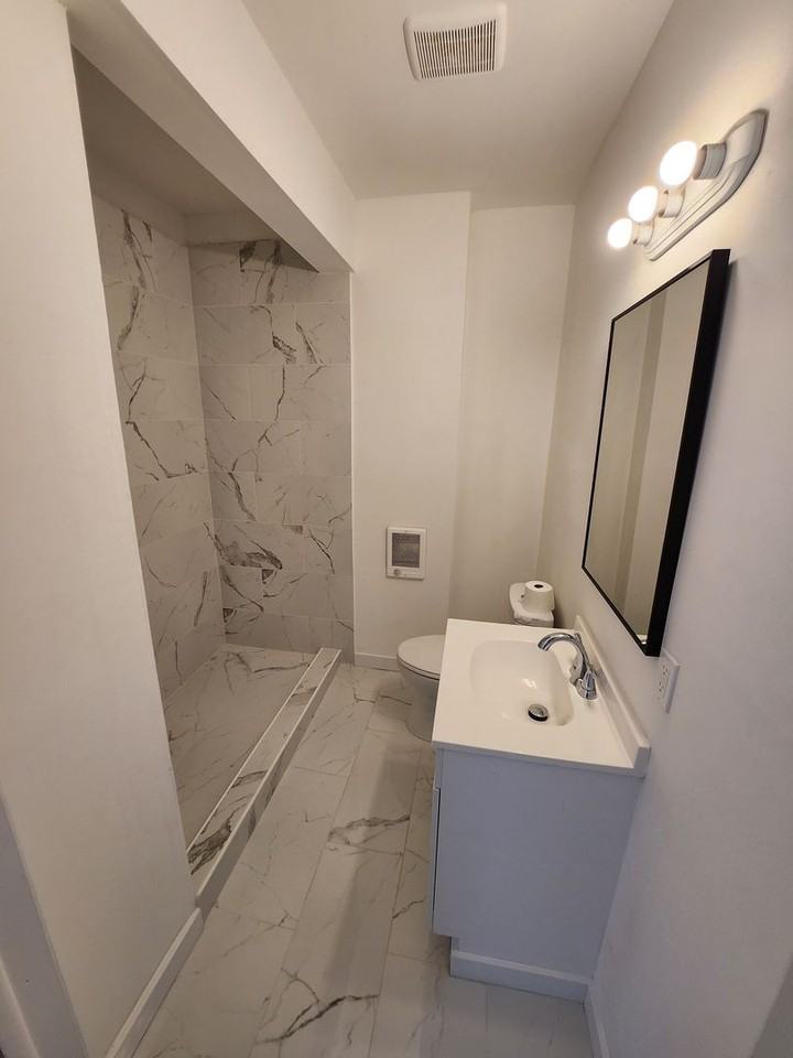 451 W Liberty St - Photo 6 of 6