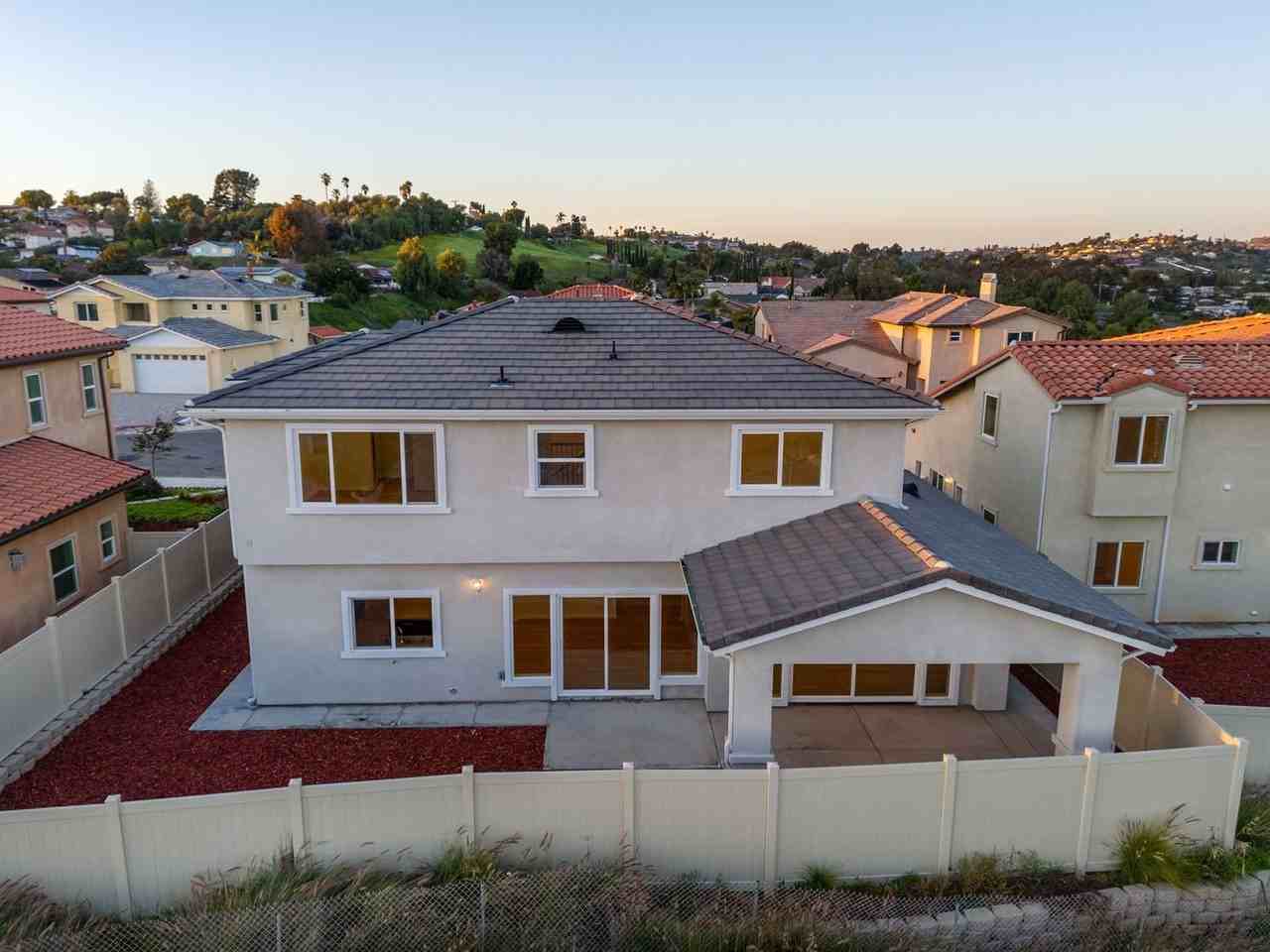 8541 Grove Hill Ct - Photo 3 of 19