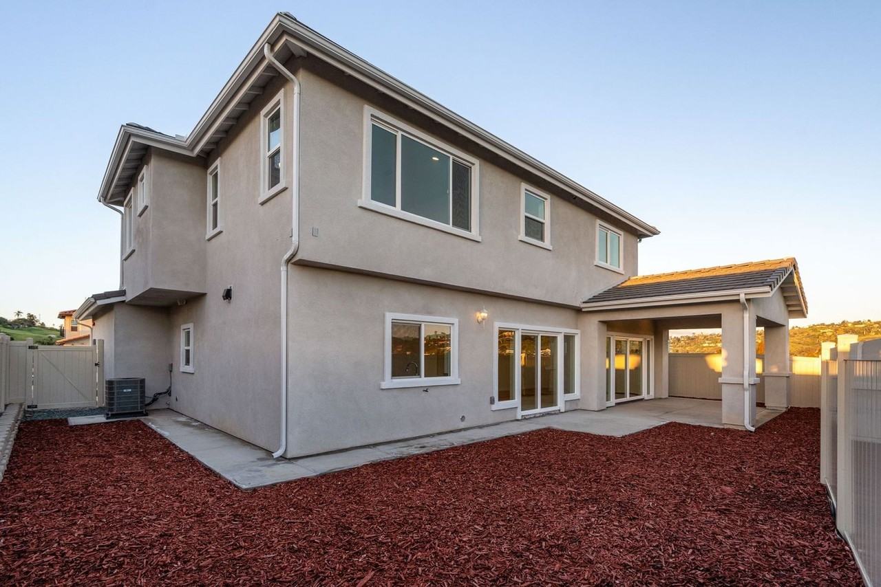 8541 Grove Hill Ct - Photo 4 of 19