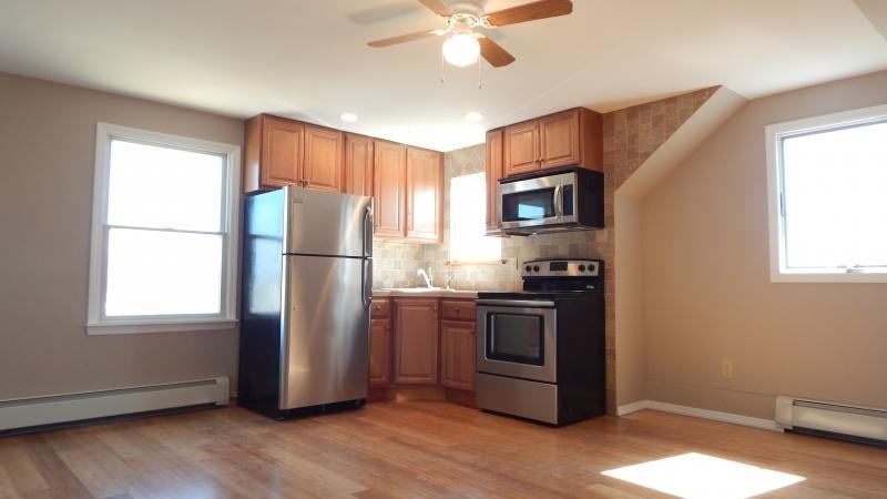 37 Beach Rd - Photo 3 of 10