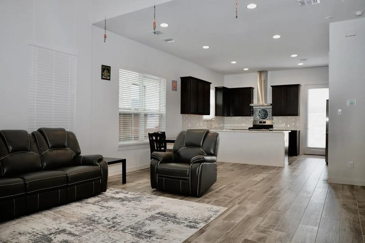 1325 Westborough Ln - Photo 5 of 40