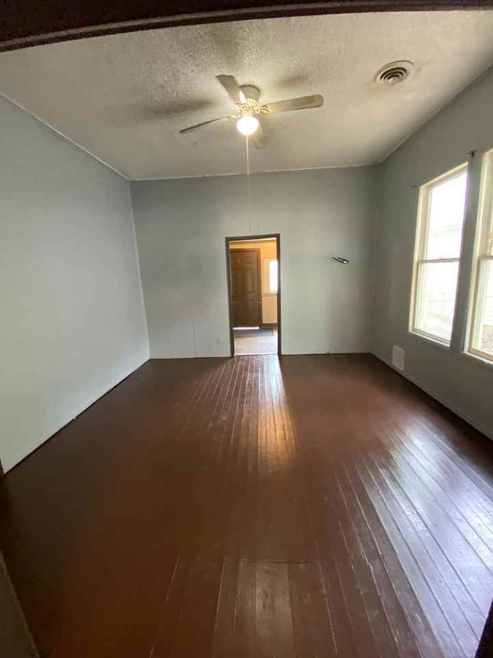 710 N 19th St - Photo 4 of 7