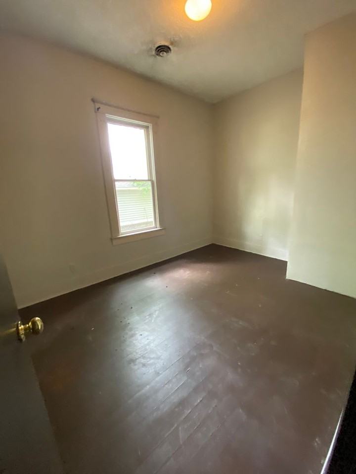 710 N 19th St - Photo 5 of 7