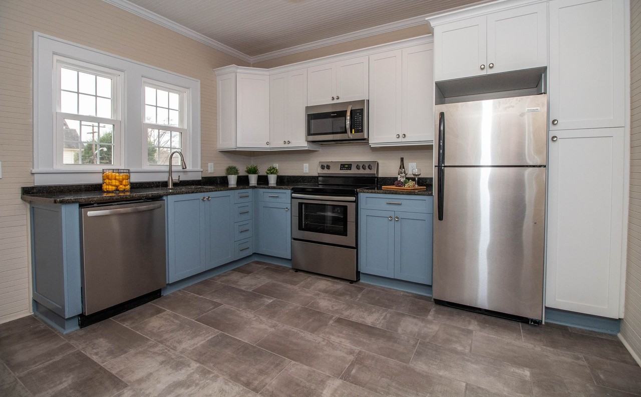 105 Park Dr - Photo 4 of 13