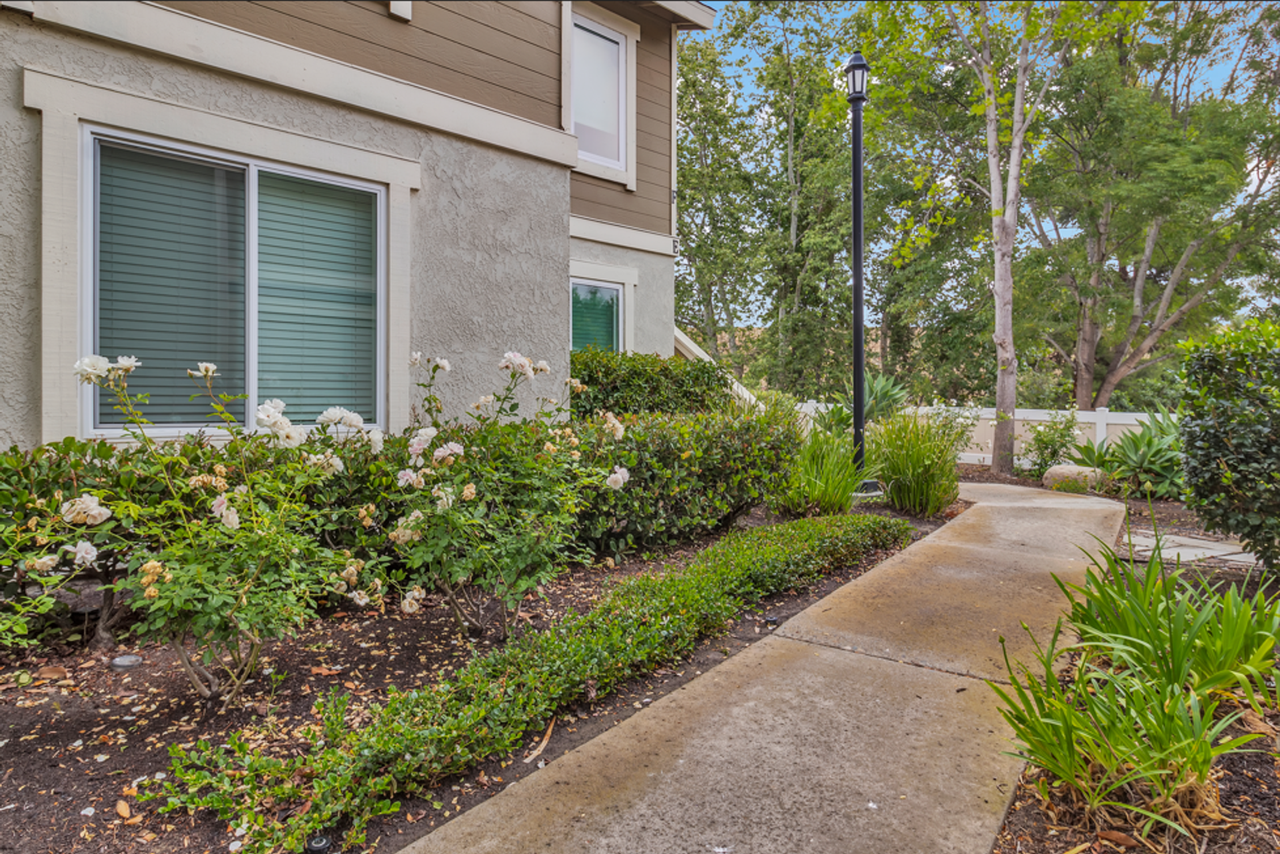 26316 Los Viveros #F - Photo 3 of 21
