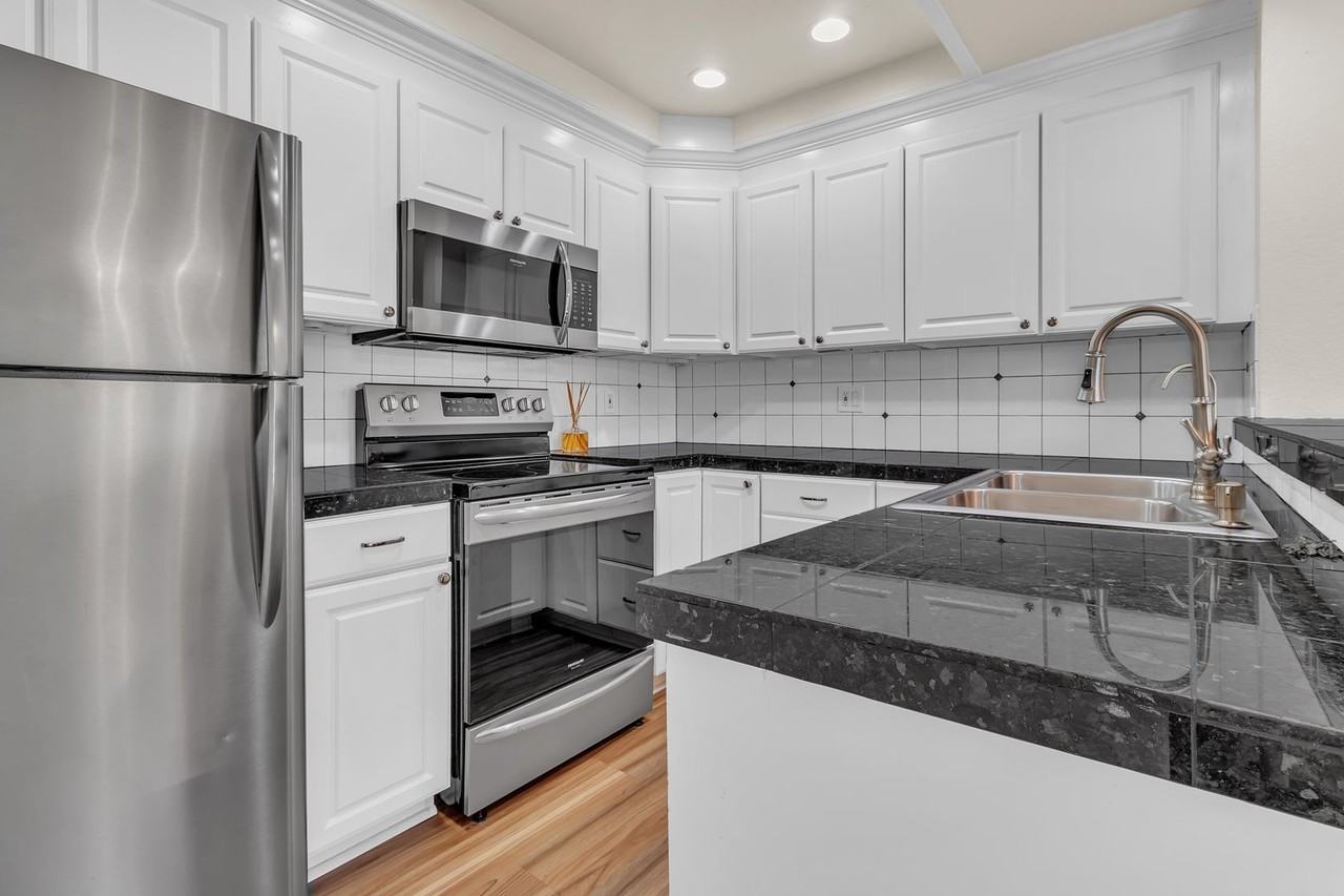 26316 Los Viveros #F - Photo 6 of 21