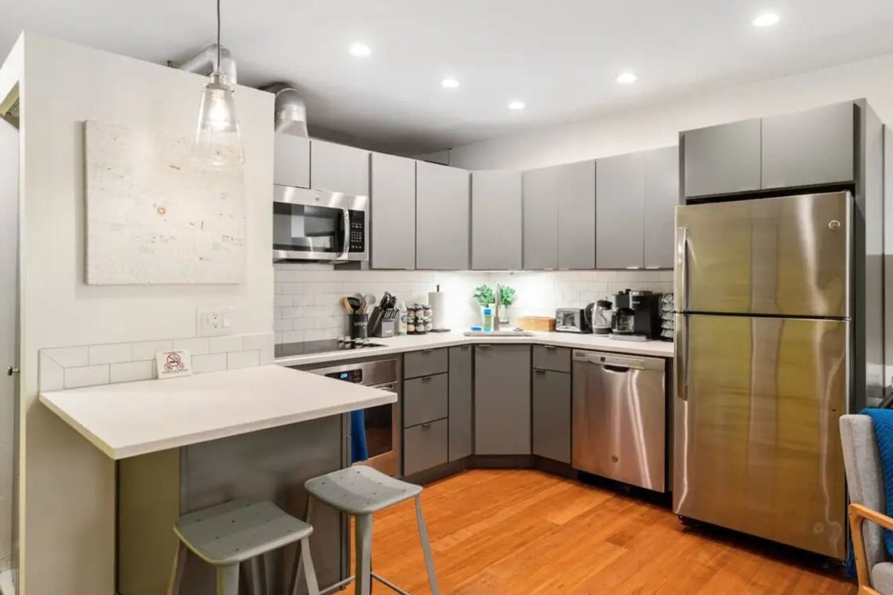 Mariner's Court - Photo 5 of 12