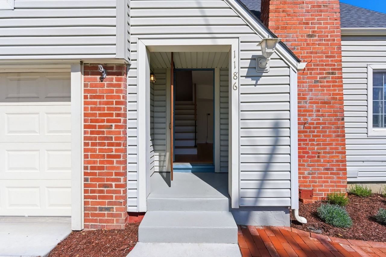 1186 East Ave - Photo 2 of 42