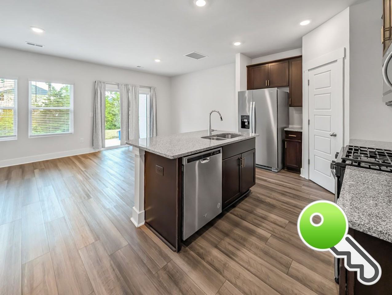 41 Beachley Pl - Photo 2 of 21