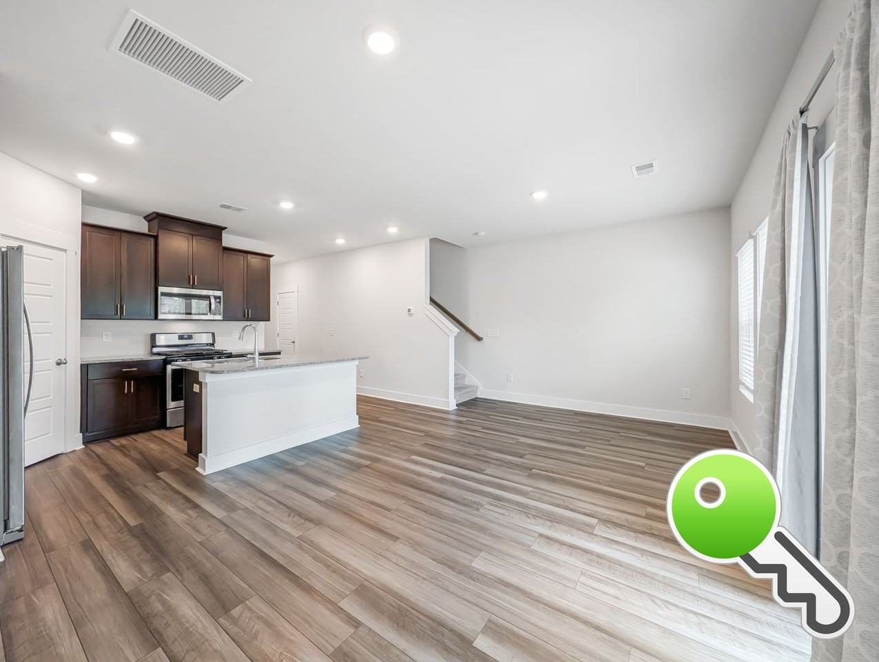 41 Beachley Pl - Photo 4 of 21