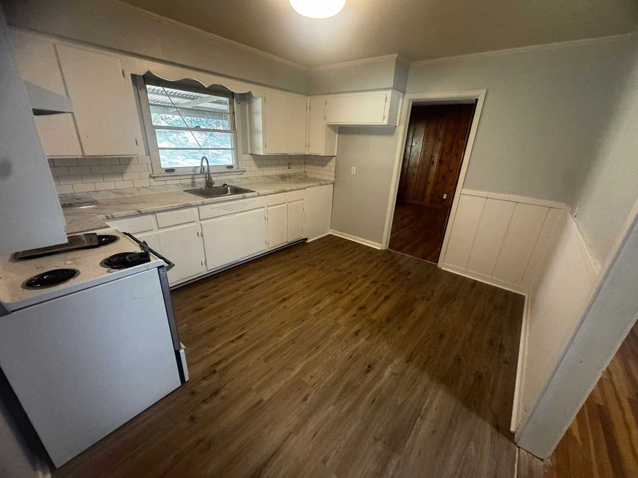 186 E Salem Dr - Photo 2 of 8