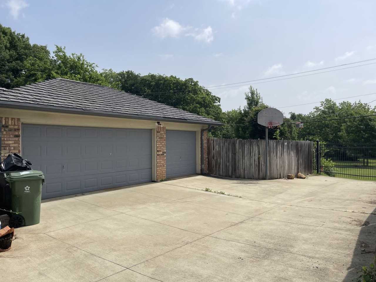 3209 Bridlegate Dr - Photo 3 of 24